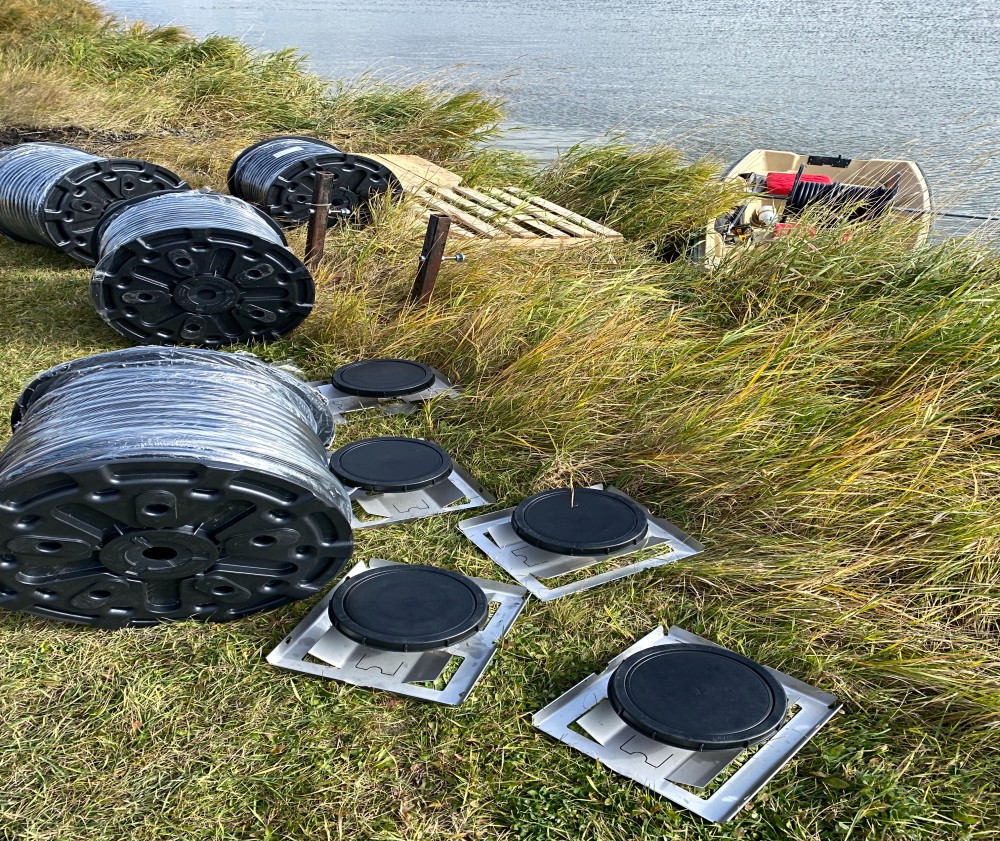 Penhold Pond - Staging of weighted line